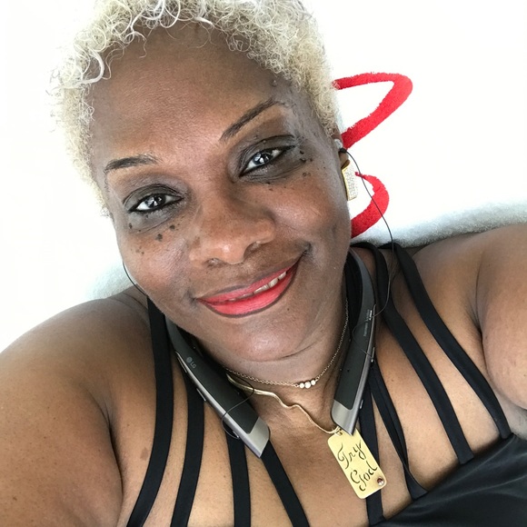 Meet your Posher, Sista Carmen - Picture 15 of 16